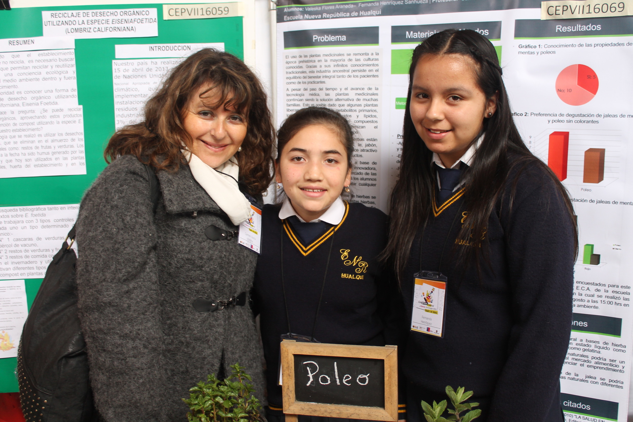 Prof Carmen Gloria Concha Ruiz, Valeska Paola Flores Araneda, Fernanda Antonela Henríquez Sanhueza, Escuela Nueva República .JPG